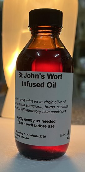 Infused St. John's wort oil 100 ml - Click Image to Close